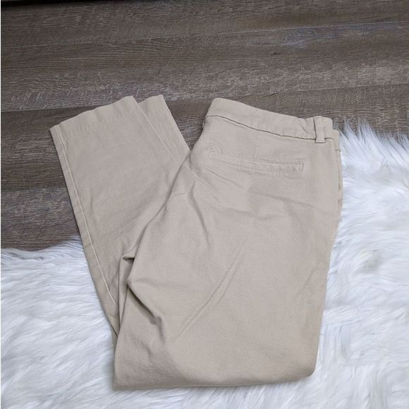 Old Navy Pants - Old Navy Pixie Ankle Size 8 Tan Beige Skinny Pants